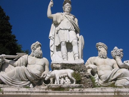 Памятник римским правителям: Луций Тарквиний Приск (616 — 579 год до н. э.) Сервий Туллий (578 — 535 год до н. э.) Луций Тарквиний Гордый (535 — 509 г. до н. э.)