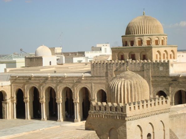 Bнутренний двор Мечети Сиди Окба